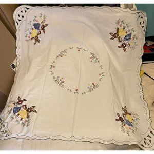 Hand Embroidered Tablecloth 32” Sq Easter Bunny Rabbit In Garden White Cotton